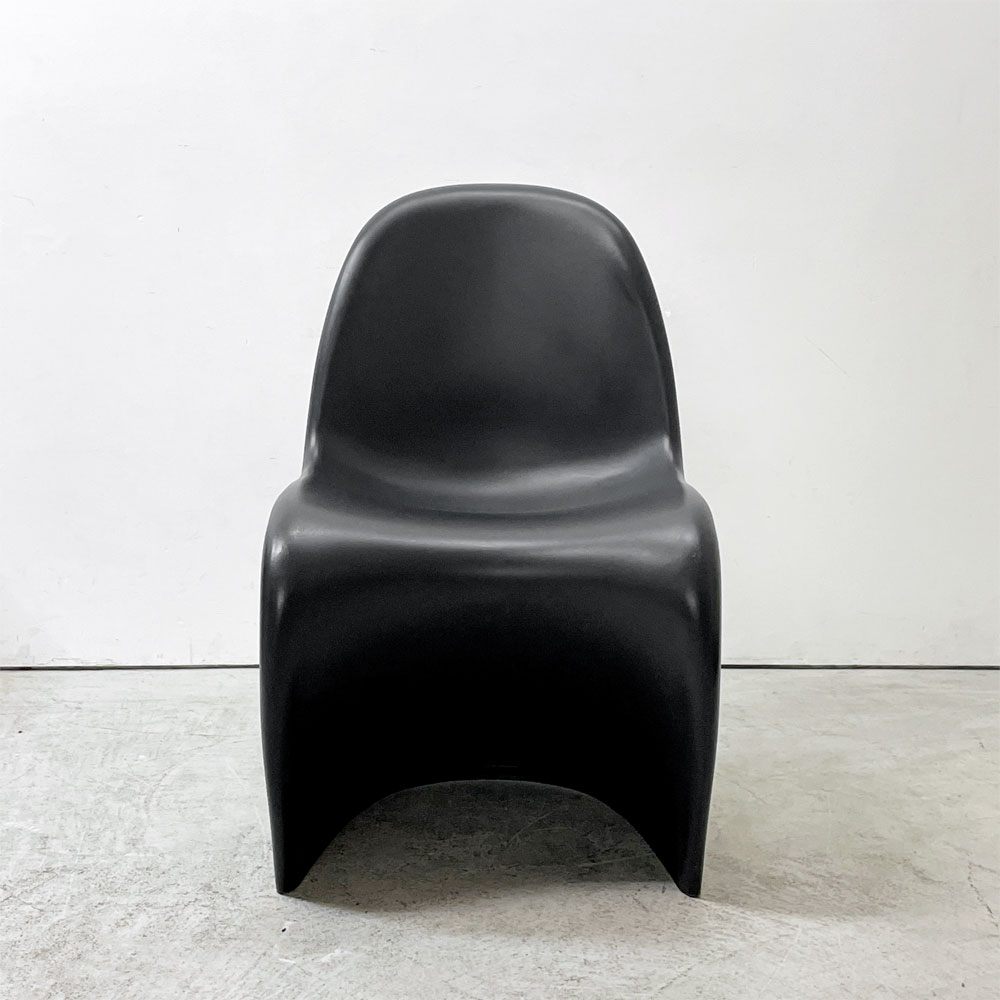 ヴィトラ vitra パントンチェア ダイニングチェア スタッキングチェア ディープブラック ヴェルナー・パントン Panton ミッドセンチュリー スペースエイジ 定価58,300円 ●