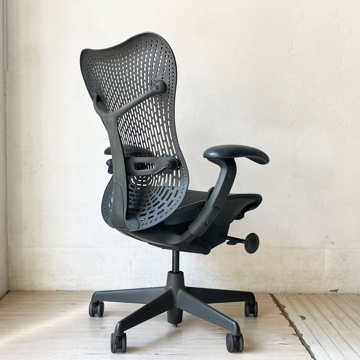 ハーマンミラー Herman Miller ミラチェア Mirra デスクチェア グラファイトベース グラファイトフレーム B ★