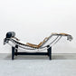 カッシーナ Cassina LC4 シェーズロング 長椅子 ハラコ 毛皮 レザークッション 本革 ル・コルビュジエ MoMA 名作椅子 ●