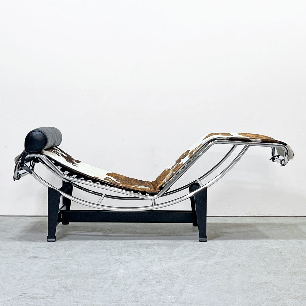 カッシーナ Cassina LC4 シェーズロング 長椅子 ハラコ 毛皮 レザークッション 本革 ル・コルビュジエ MoMA 名作椅子 ●
