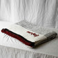 ベアフット ドリームズ BAREFOOT DREAMS コージーシック スロー CozyChic Throw INSPI(RED) Stripe Throw ブランケット 135×180cm ◇