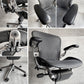 ハーマンミラー Herman Miller アーロンチェア タキシードメッシュ フル装備 Bサイズ ポスチャーフィット ポリッシュドアルミベース レザーアーム バナナクッション新品 ♪