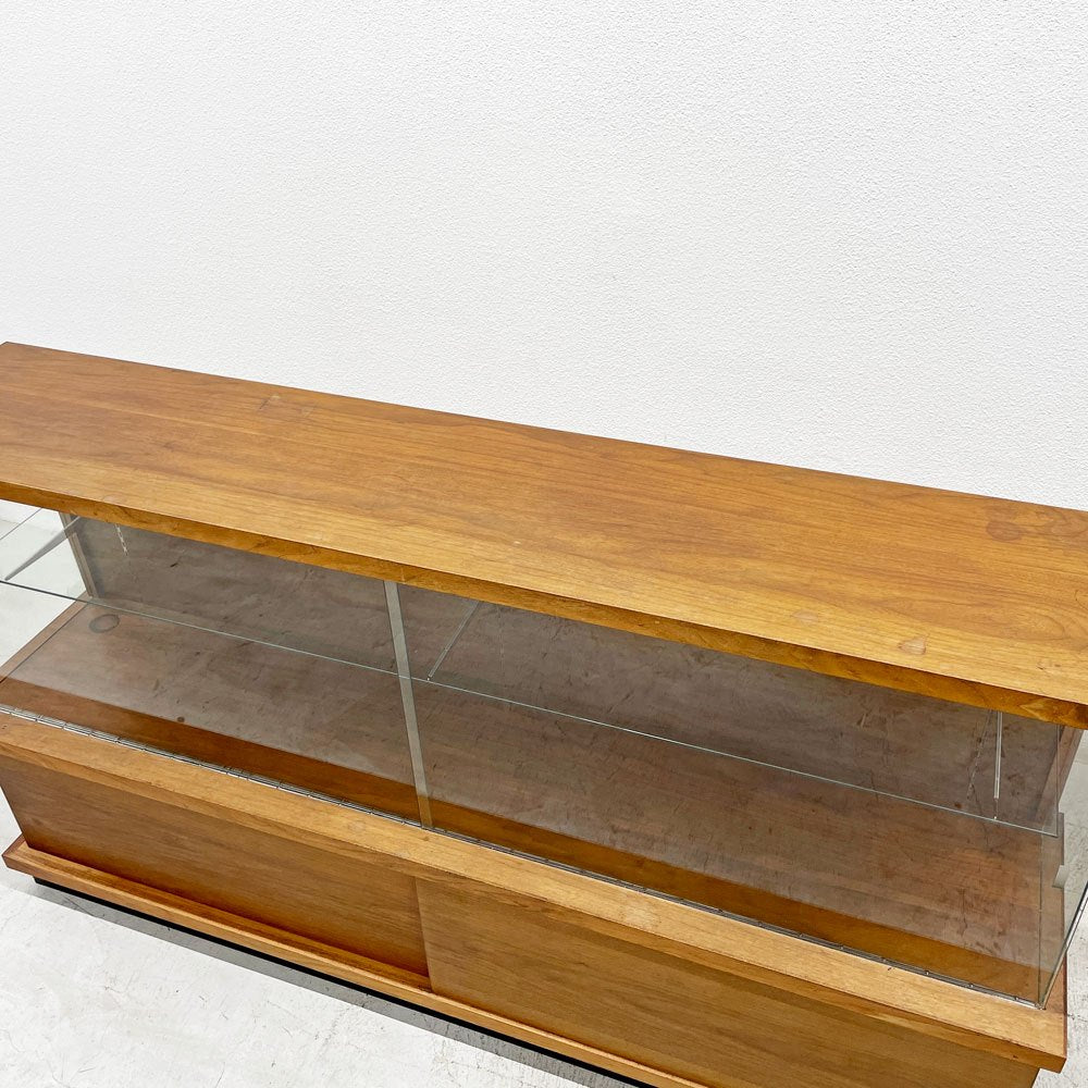 ハイク HIKE オーダーメイド ガラスキャビネット 飾り棚 ガラス引戸 ウォールナット材 W200cm 〓