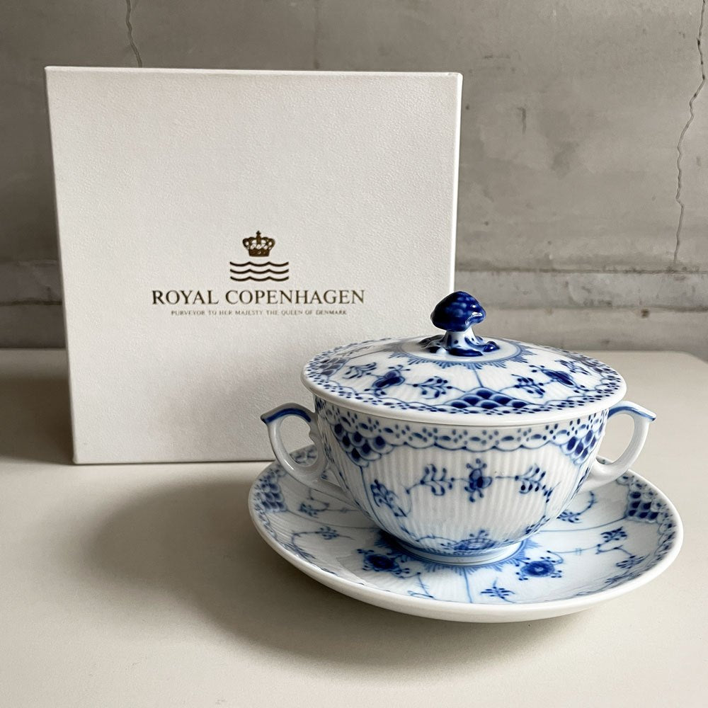 ロイヤルコペンハーゲン ROYAL COPENHAGEN ブルーフルーテッド ハーフレース スープカップ&ソーサー 陶器 北欧食器 廃番 箱付き 未使用 A ♪