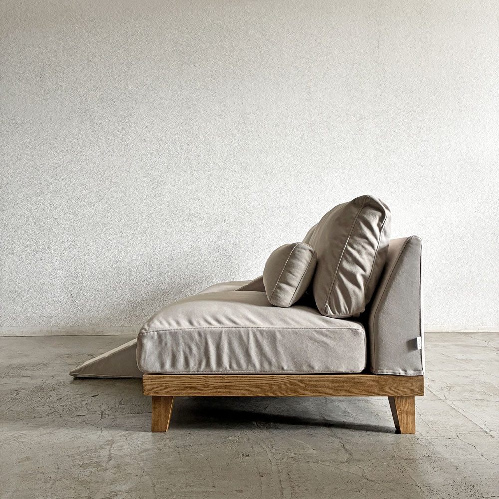 ペットと PETTO フラッフィル フラッフィーソファ Fluffy Sofa 3人掛けソファ W182cm ストーンホワイト アッシュ材 スロープ付 ペット対応 関家具 テーブル欠品 定価￥139,800- 〓