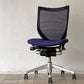 オカムラ okamura バロンチェア Baron Chair オフィスチェア デスクチェア メッシュ背もたれ×ウレタン座面 アームレス 紺 ジョルジェット・ジウジアーロ ◇