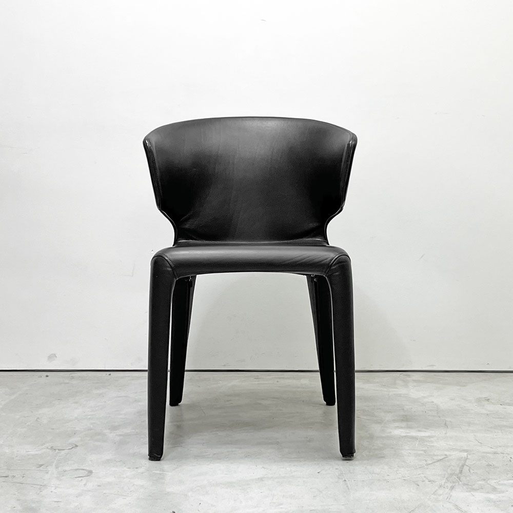 カッシーナ Cassina オラ 367 HOLA アームチェア 本革 フルレザー ブラック ハンス・ウェッツスタイン 定価￥374,000- ●