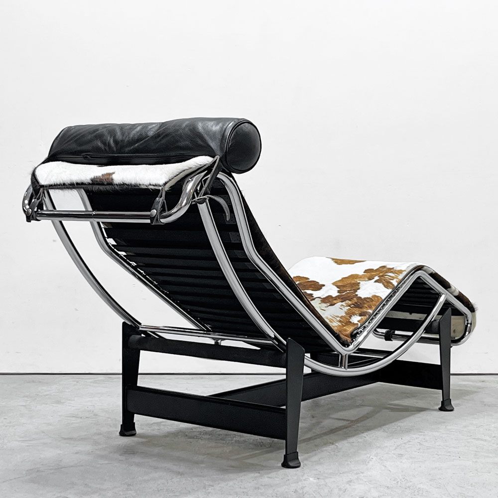 カッシーナ Cassina LC4 シェーズロング 長椅子 ハラコ 毛皮 レザークッション 本革 ル・コルビュジエ MoMA 名作椅子 ●