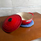 ル・クルーゼ LE CREUSET シグニチャー ココット ロンド チェリーレッド 22cm 両手鍋 鋳物 フランス 定価￥45,100- ♪