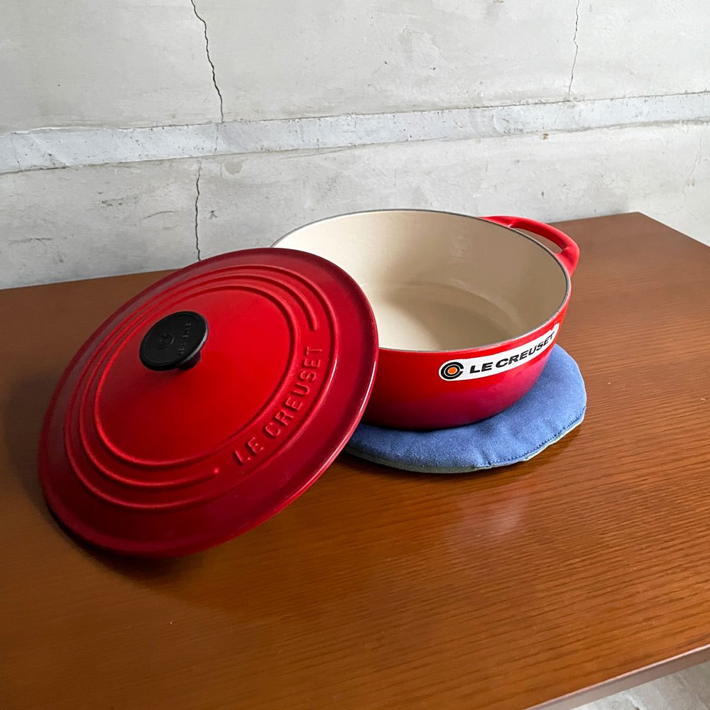 ル・クルーゼ LE CREUSET シグニチャー ココット ロンド チェリーレッド 22cm 両手鍋 鋳物 フランス 定価￥45,100- ♪