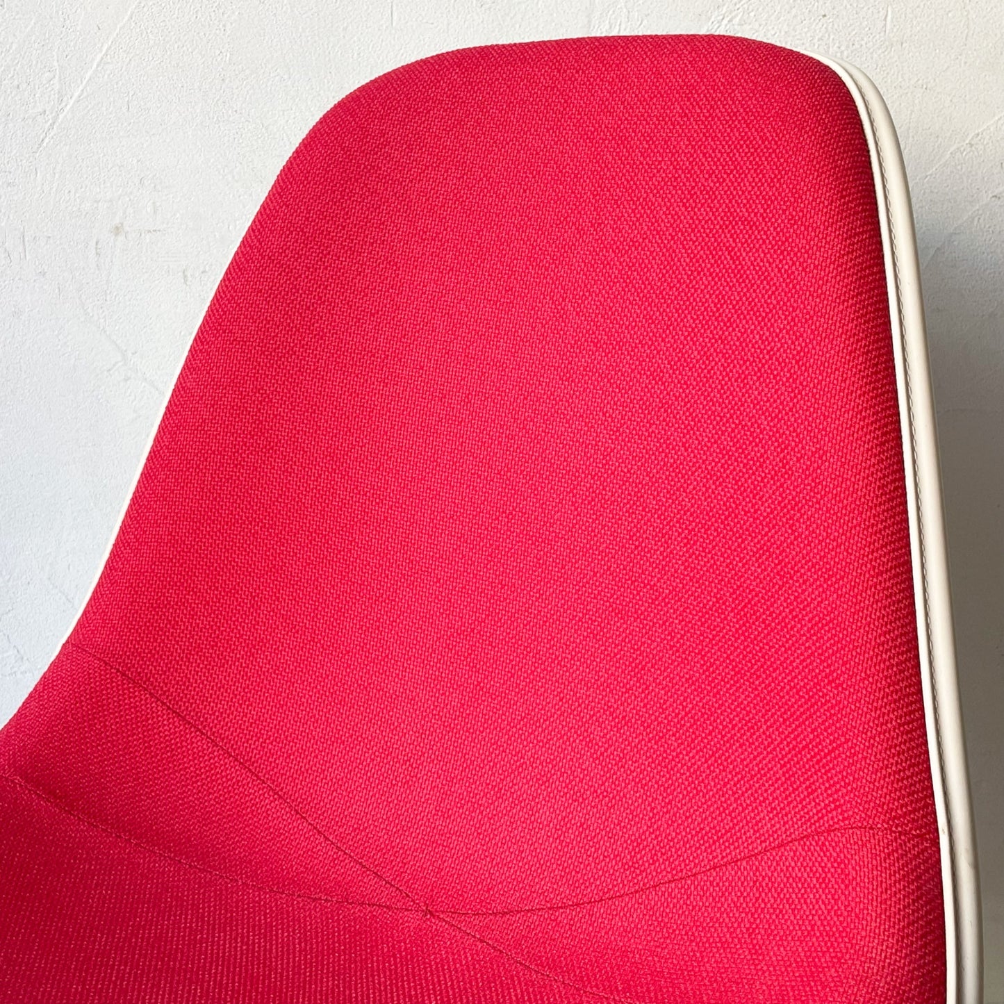 ハーマンミラー Herman Miller サイドシェルチェア Side shell chair エッフェルベース チャールズ ＆ レイ・イームズ ファブリック ダークピンクカラー ★