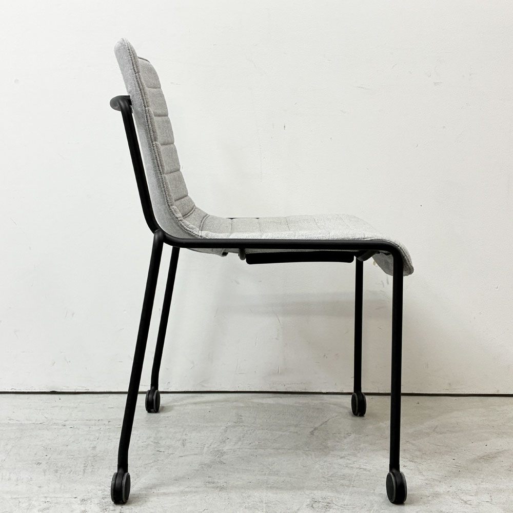 コクヨ KOKUYO オフセットフレームチェア offset frame chair オフィスチェア スタッキングチェア ファブリックシート スカイグレー キャスター 定価 ￥71,200- ●