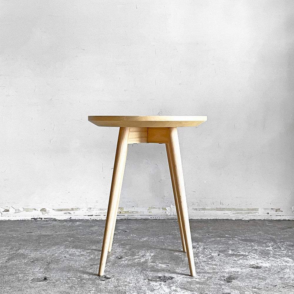 冨士ファニチャー FUJI FURNITURE ナギ Nagi サイドテーブル ラウンド オーク材 T04510S ナチュラル Φ40cm ■