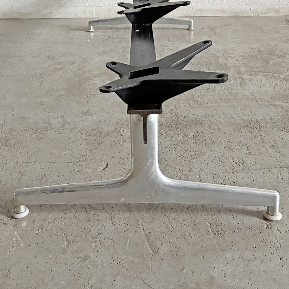 ハーマンミラー Herman Miller エアポートベンチ タンデムシート 4連ベース W224cm アームシェル用 C&R イームズ ビンテージ 〓