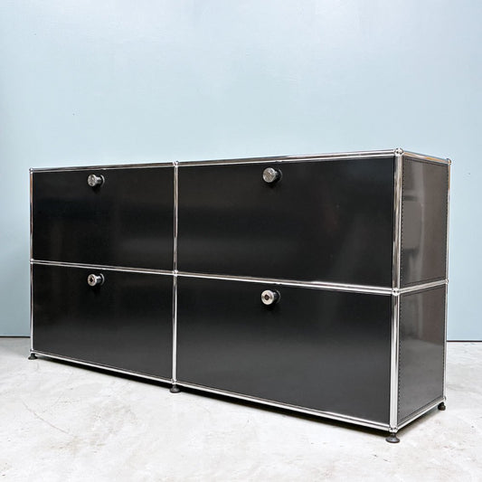 ユーエスエムハラー USMハラー USM Haller モジュラーファニチャー キャビネット シェルフ 2列2段 ドロップダウンドア×4 アントラサイト W152㎝ 参考定価￥351,007- ◎