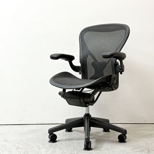 ハーマンミラー Herman Miller アーロンチェア クラシック Bサイズ ポスチャーフィット フル装備 グラファイトベース デスクチェア オフィスチェア ●