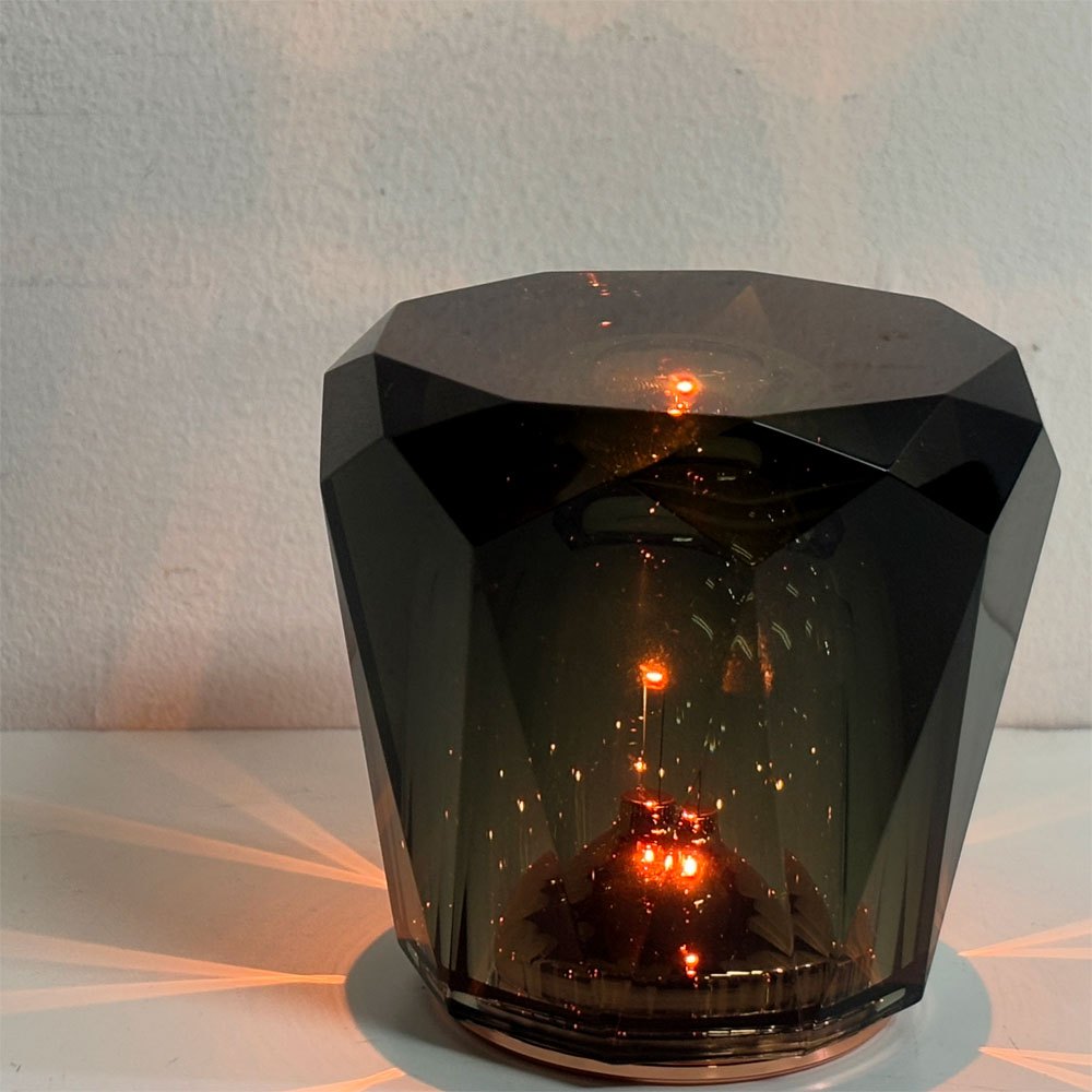 アンビエンテック Ambientec クリスタルアクルクス Xtal Acrux テーブルライト ダークグレー ガラスシェード 箱付き 美品 カッシーナ・イクスシー 取扱 定価￥36,300- ●