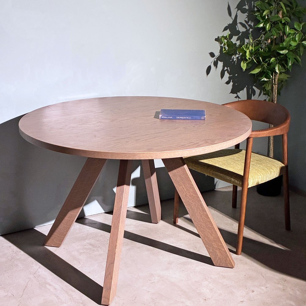 アルフレックス arflex メデューサ MEDUSA ダイニングテーブル ラウンド オーク材 110cm モダンデザイン イタリア 定価￥201,960-　　※天板日焼け有り ◎