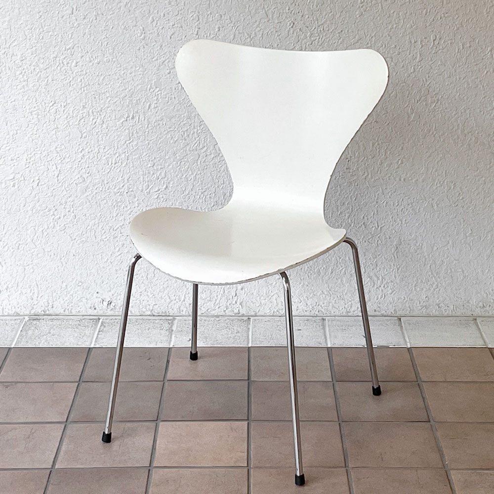 フリッツハンセン Fritz Hansen 3107 セブンチェア ラッカー ホワイト スタッキング アルネ・ヤコブセン デンマーク 北欧家具 B ◇