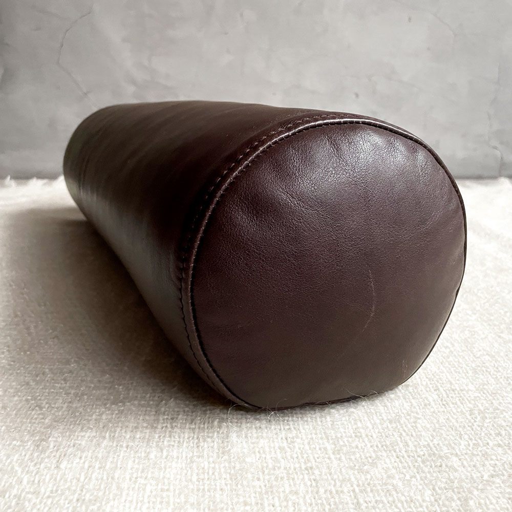 リーンロゼ ligne roset ロゼプラド ROSETPRADO ボルスタークッション レザー ブラウンカラー 本革 フェザー 参考定価￥58,300～ B ♪