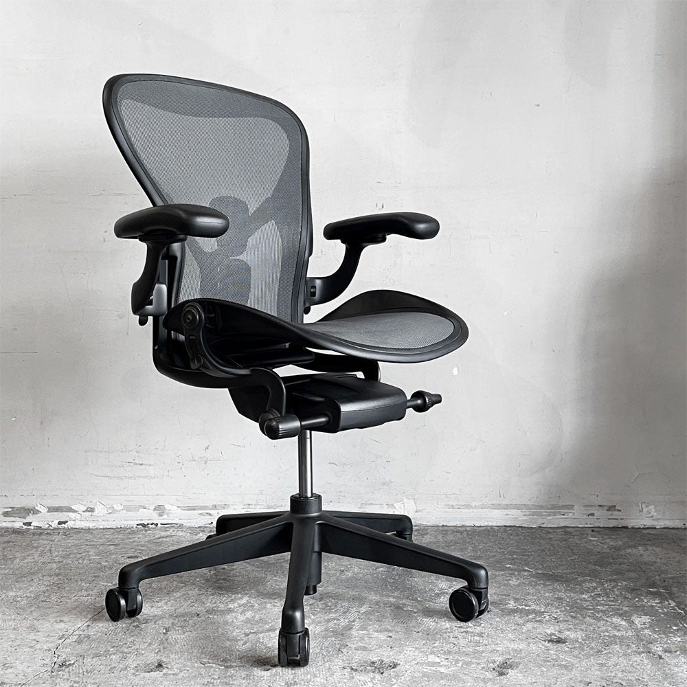ハーマンミラー Herman Miller アーロンチェア デスクチェア Bサイズ ゲーミングエディション ポスチャーフィットSL ブラック ■