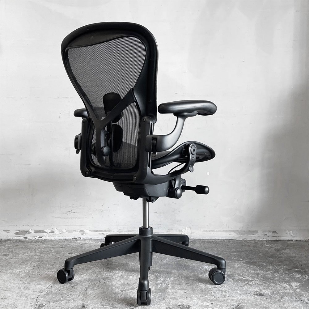 ハーマンミラー Herman Miller アーロンチェア デスクチェア Bサイズ ゲーミングエディション ポスチャーフィットSL ブラック ■