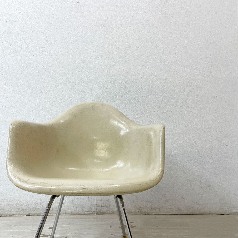 ハーマンミラー Herman Miller 2ndビンテージ アームシェルチェア FRP製 パーチメント Hベース ロータイプ モダンファニチャーセールス 日本製 C&R イームズ ミッドセンチュリー ●