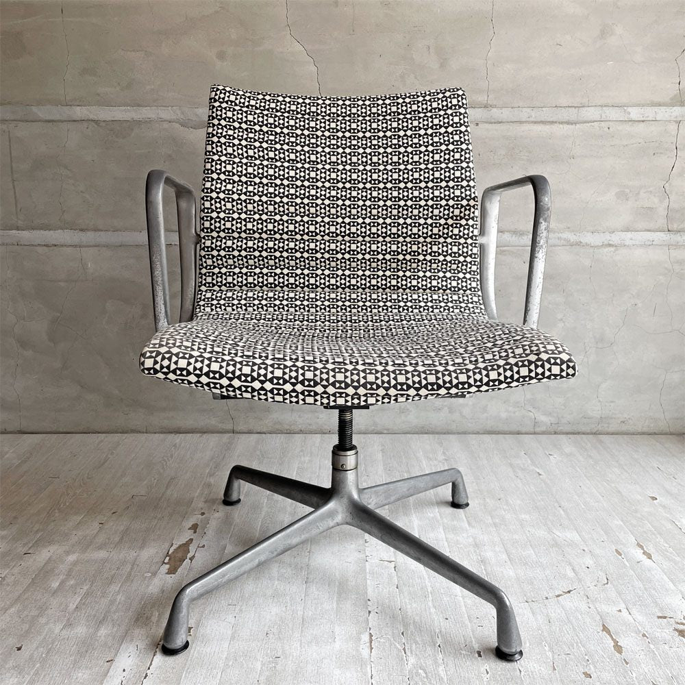 ハーマンミラー Herman Miller ビンテージ アルミナムグループ マネジメントチェア デスクチェア マハラム生地 ジラード Facets張り 固定脚 4本脚 イームズ ミッドセンチュリー♪