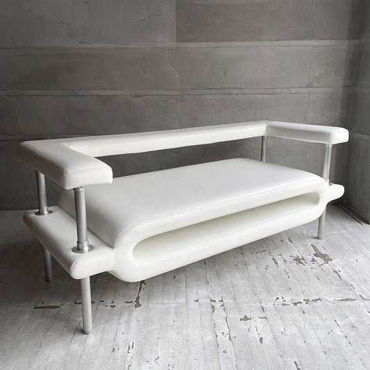 イーアンドワイ E&Y マガジン ソファ MAGAZINE SOFA 2Pソファ 2人掛け ビニールレザー ホワイト アルミニウム マイケル・ヤング Michael Young モダンデザイン 定価￥660,000- ♪