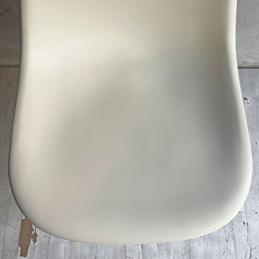 ハーマンミラー Herman Miller サイドシェルチェア ポリプロピレン製 ウェハーカラー WAFER 廃番色 エッフェルベース C&R イームズ ミッドセンチュリー ♪