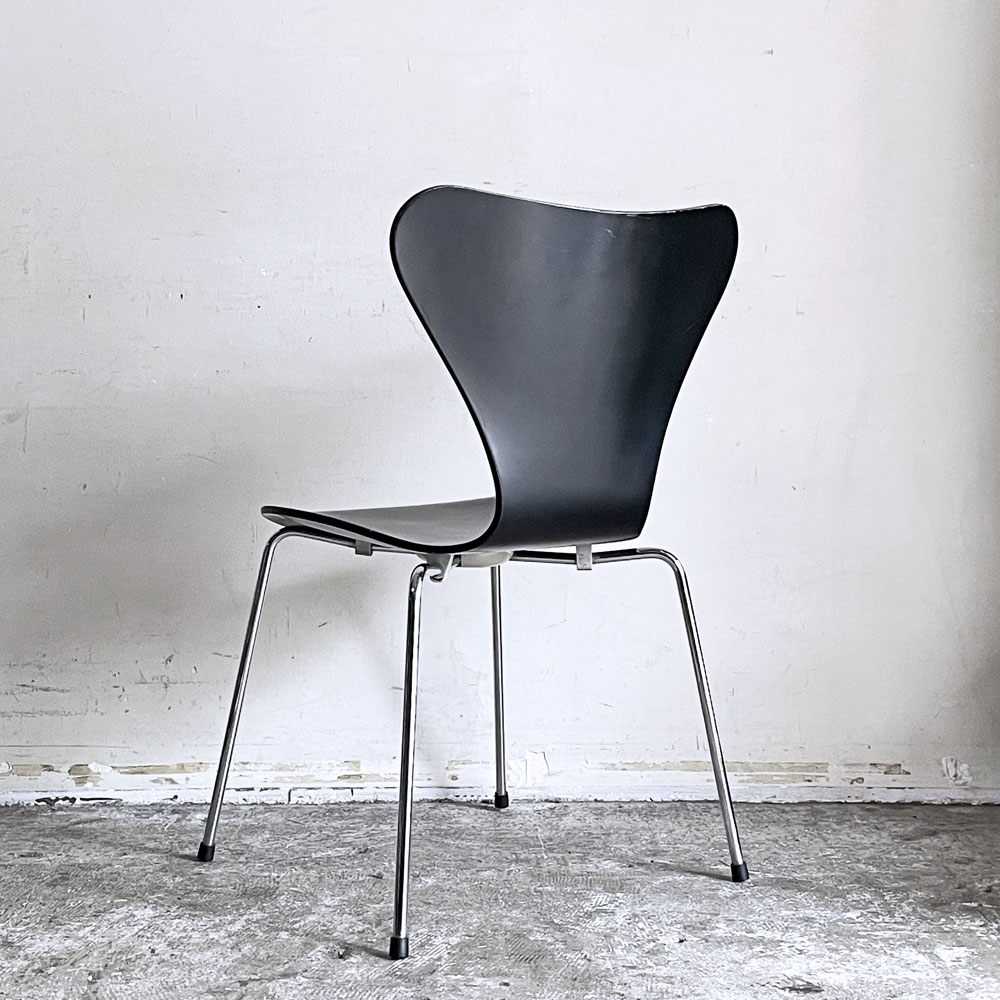 フリッツハンセン Fritz Hansen セブンチェア ブラックラッカー アルネ・ヤコブセン スタッキングチェア デンマーク 1997年製 D ■