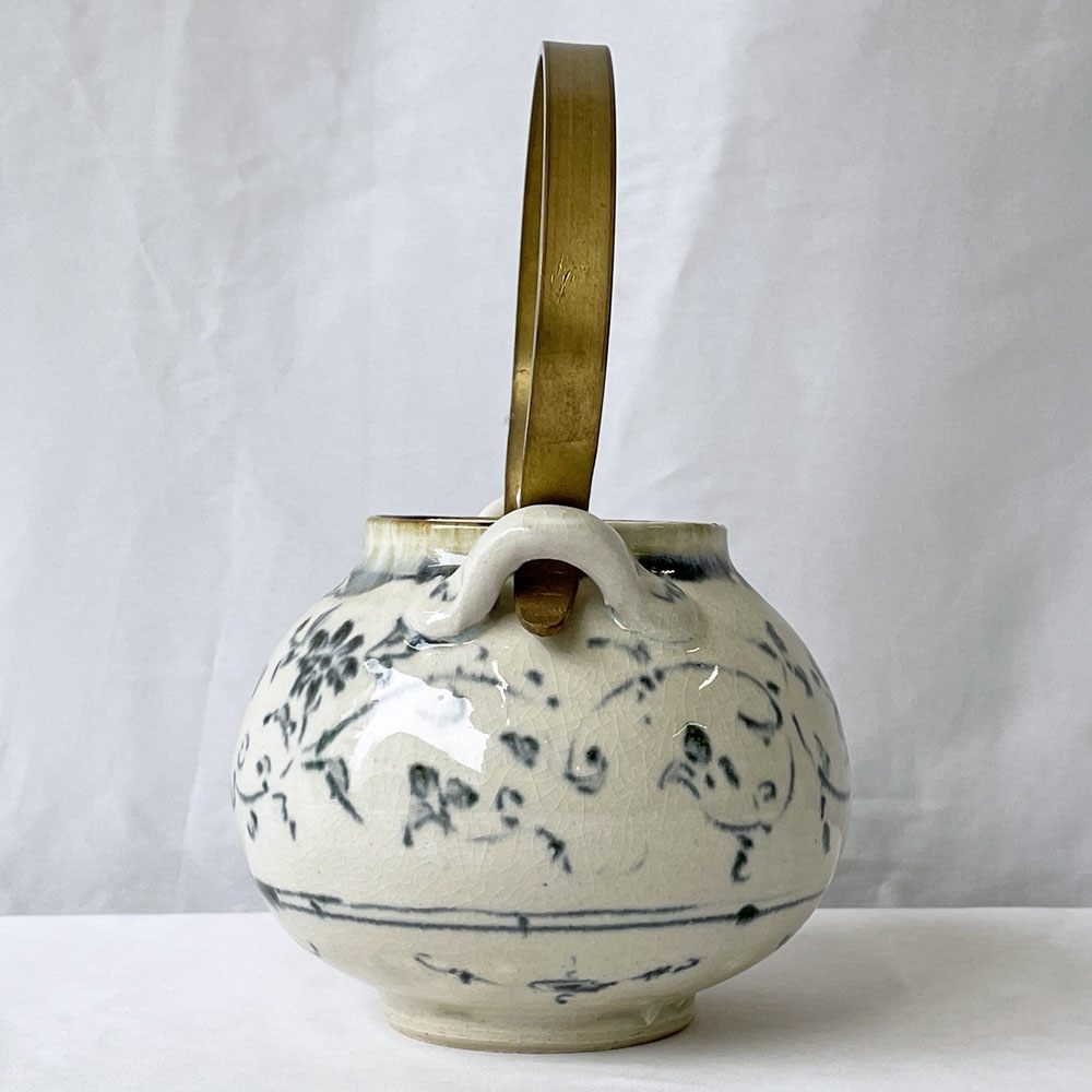 藤田佳三 染付急須 ポット 把手付き 陶器 真鍮 植物 花 現代作家 ◇