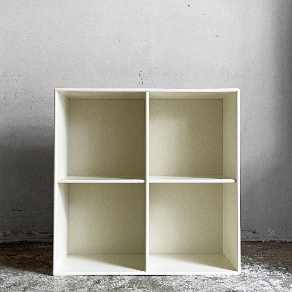 モンタナ MONTANA ベーシックシェルフ BASIC SHELF 1112 2列2段 オープンシェルフ W69.6×D30×H69.6cm ピーター・J・ラッセン Peter J. Lassenアイボリー オフホワイト デンマーク ■