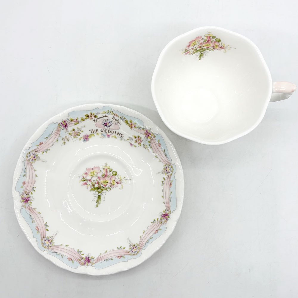 ロイヤルドルトン Royal Doulton ブランブリーヘッジ ウエディング ティーカップ＆ソーサー イギリス ●