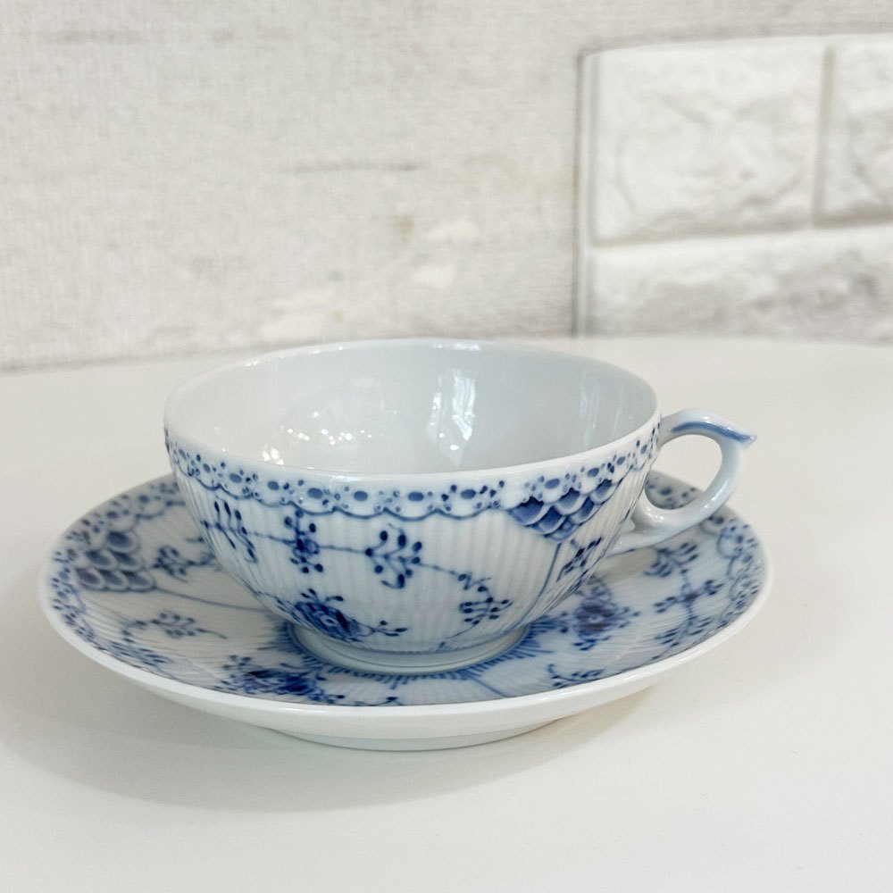 ロイヤルコペンハーゲン ROYAL COPENHAGEN ブルーフルーテッド ハーフレース ティーカップ＆ソーサー 北欧食器 G ◎