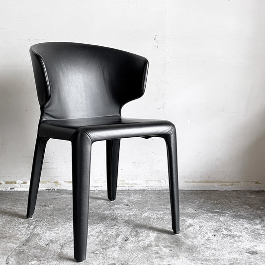 カッシーナ Cassina オラ 367 HOLA アームチェア 本革 ハンス・ウェッツスタイン モダン イタリア 定価￥429.000- ■