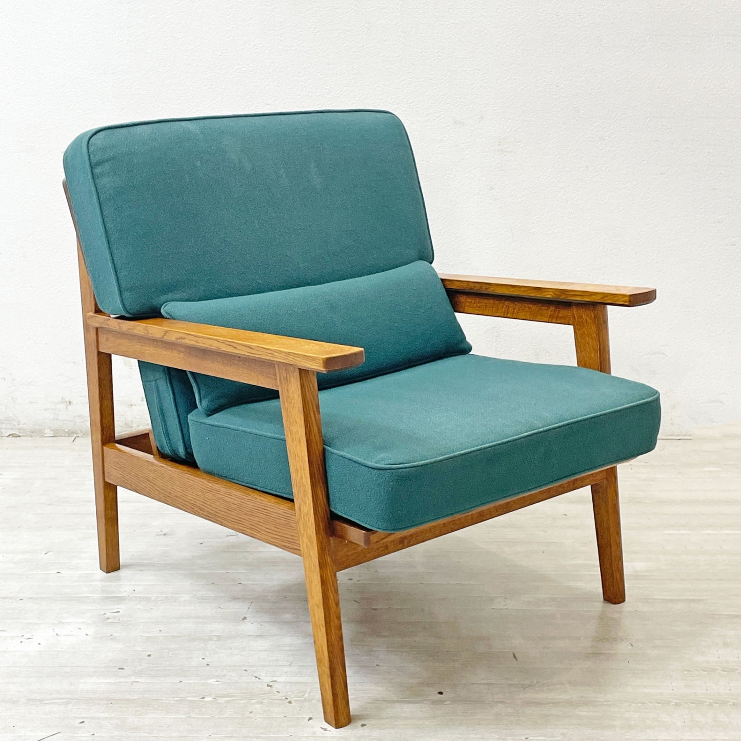 スタンダードトレード STANDARD TRADE Wood Frame Sofa SFA-03C-1p 一人掛けソファ ブルーグリーン ファブリック オーク無垢材 定価：¥240,000- ●