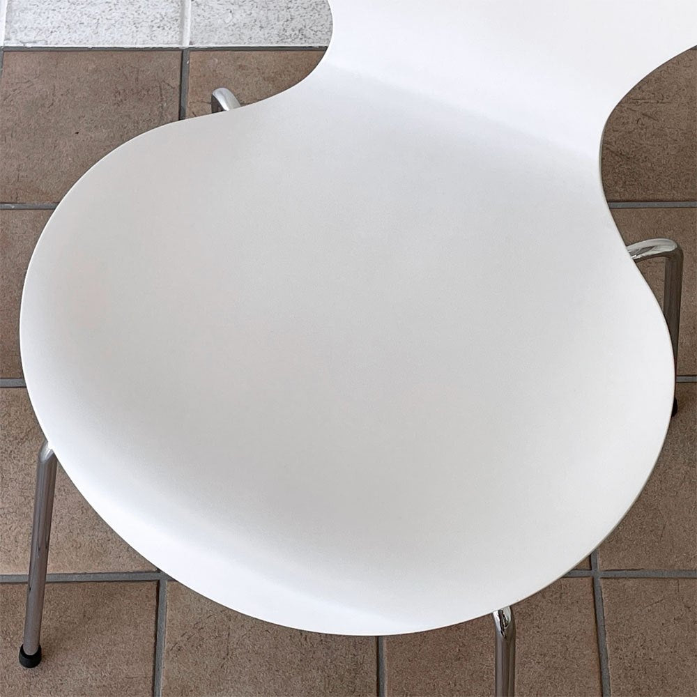 フリッツハンセン Fritz Hansen 3107 セブンチェア ラッカー仕上げ ホワイト スタッキング アルネ・ヤコブセン デンマーク 北欧家具 B ◇