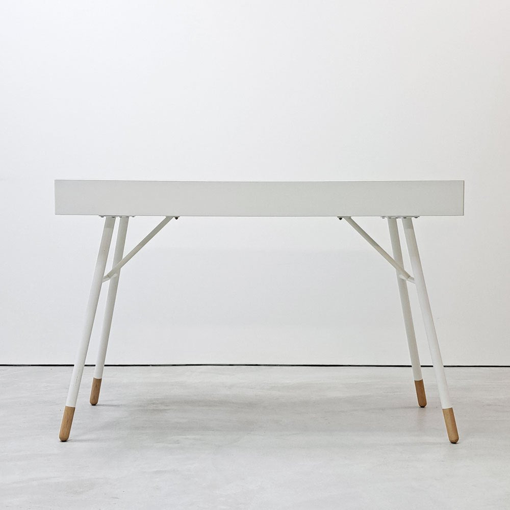 ボーコンセプト Boconcept クパチーノ デスク Cupertino Desk 書斎 学習机 デザイナーデスク オーク材 リバーシブル天板 北欧 デンマーク 定価134,900円 ●