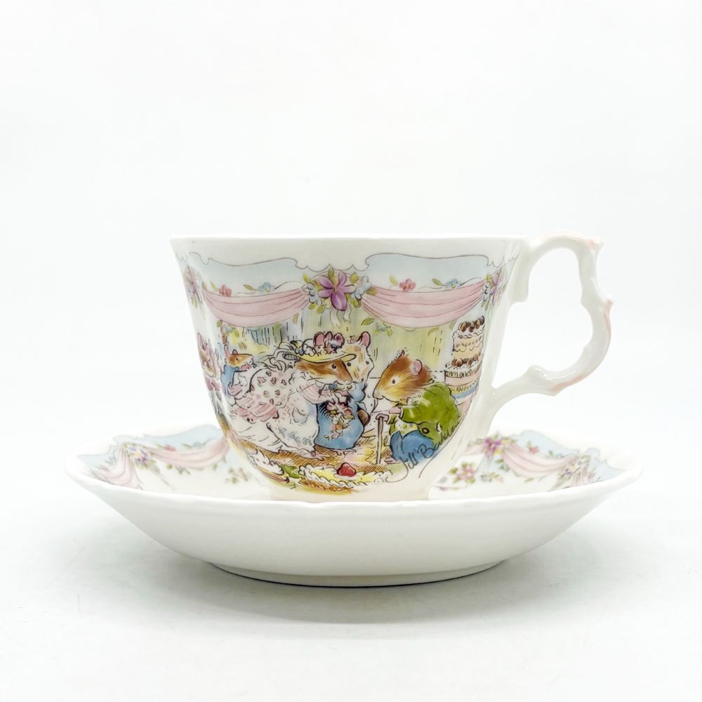 ロイヤルドルトン Royal Doulton ブランブリーヘッジ ウエディング ティーカップ＆ソーサー イギリス ●