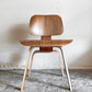 ハーマンミラー Herman Miller プライウッドダイニングチェア ウッドレッグ DCW  ウォールナット イームズ ミッドセンチュリー 定価￥231,000- ■