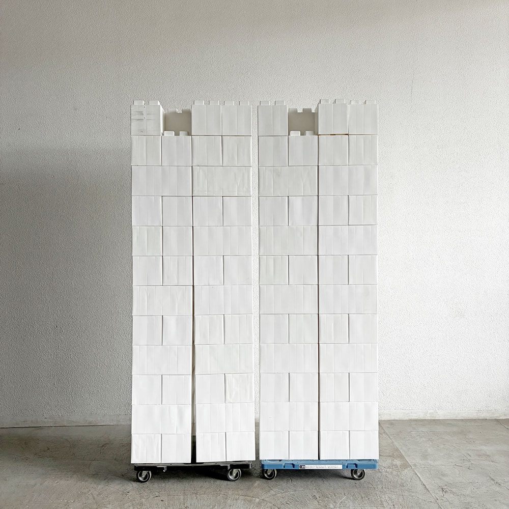 エバーブロック EverBlock Systems モジュール式 ビルディングブロック 建築部材 ホワイト フルサイズ90個+ハーフサイズ10個セット マイ・ブロック 合計定価￥139,700- E 〓