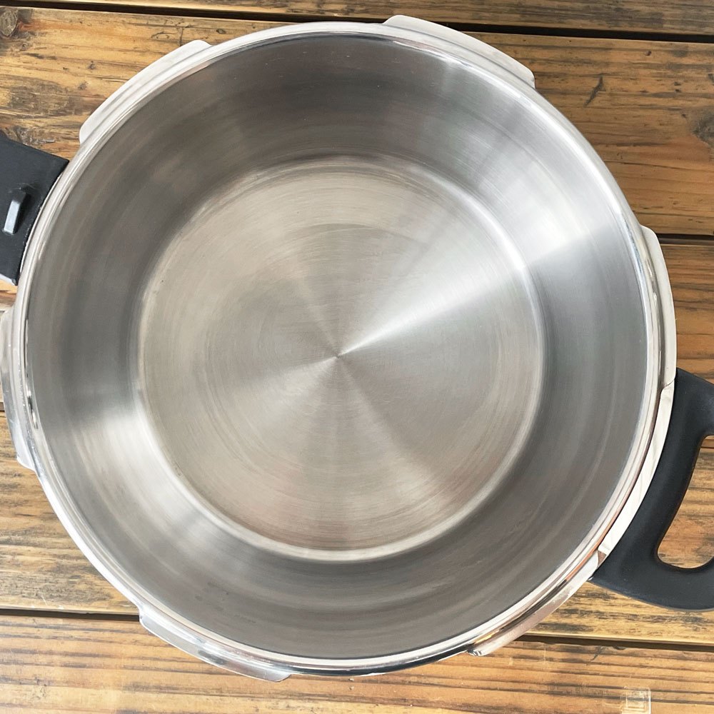 タッパーウェア Tupperware 圧力鍋 プレッシャークッカー Pressure Cooker 4.5L すのこ 三脚付 ステンレス ドイツ製 定価 45,000円 ★