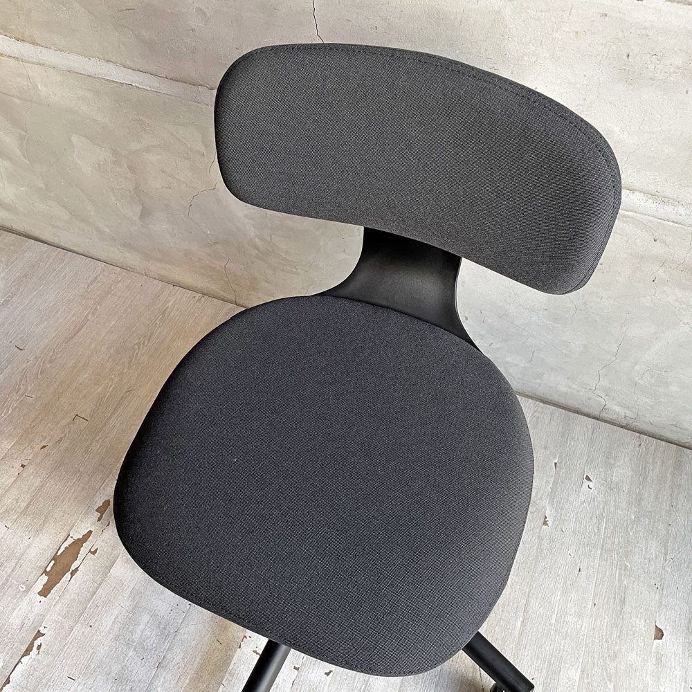 ヴィトラ vitra ルーキー Rookie デスクチェア キャスターチェア コンスタンチン・グルチッチ ブラック系 ファブリック 定価￥78,100- ♪
