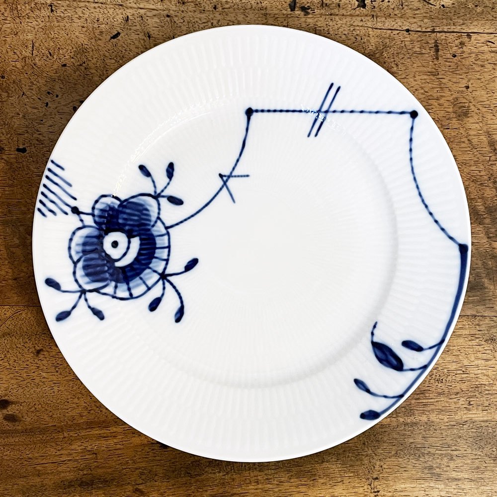 ロイヤルコペンハーゲン ROYAL COPENHAGEN ブルーフルーテッド メガ プレート 22cm 北欧食器 定価￥14,300- ◎