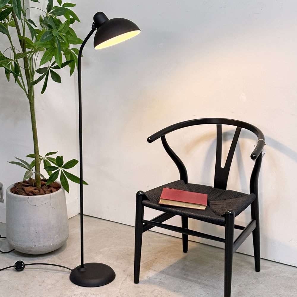フリッツハンセン Fritz Hansen カイザーイデル KAISER IDELL フロアランプ 6556-F マットブラック スチール クリスチャン・デル 北欧 定価￥159,280- ●