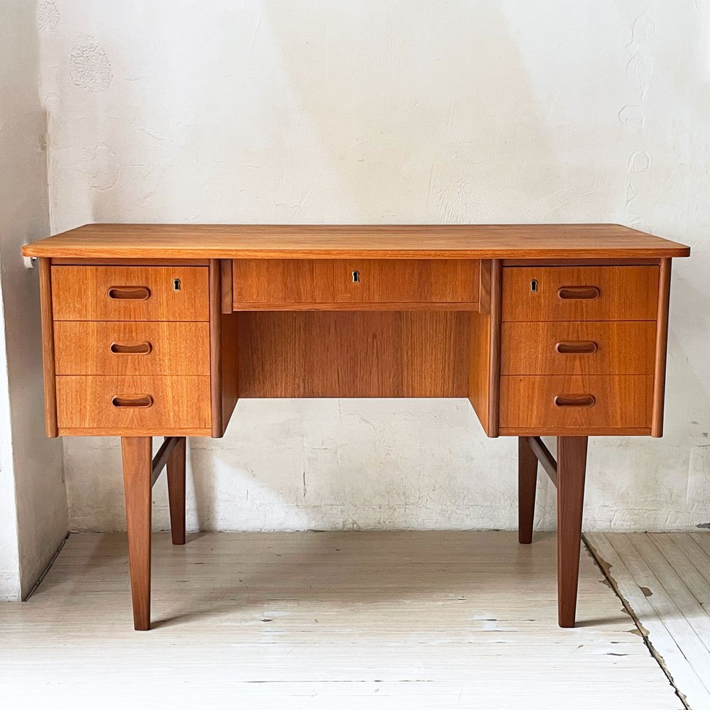 デンマークビンテージ Danish Vintage チーク材 両袖デスク 袖机 パーソナルデスク 北欧家具 Teak Vintage desk 鍵付属  ★