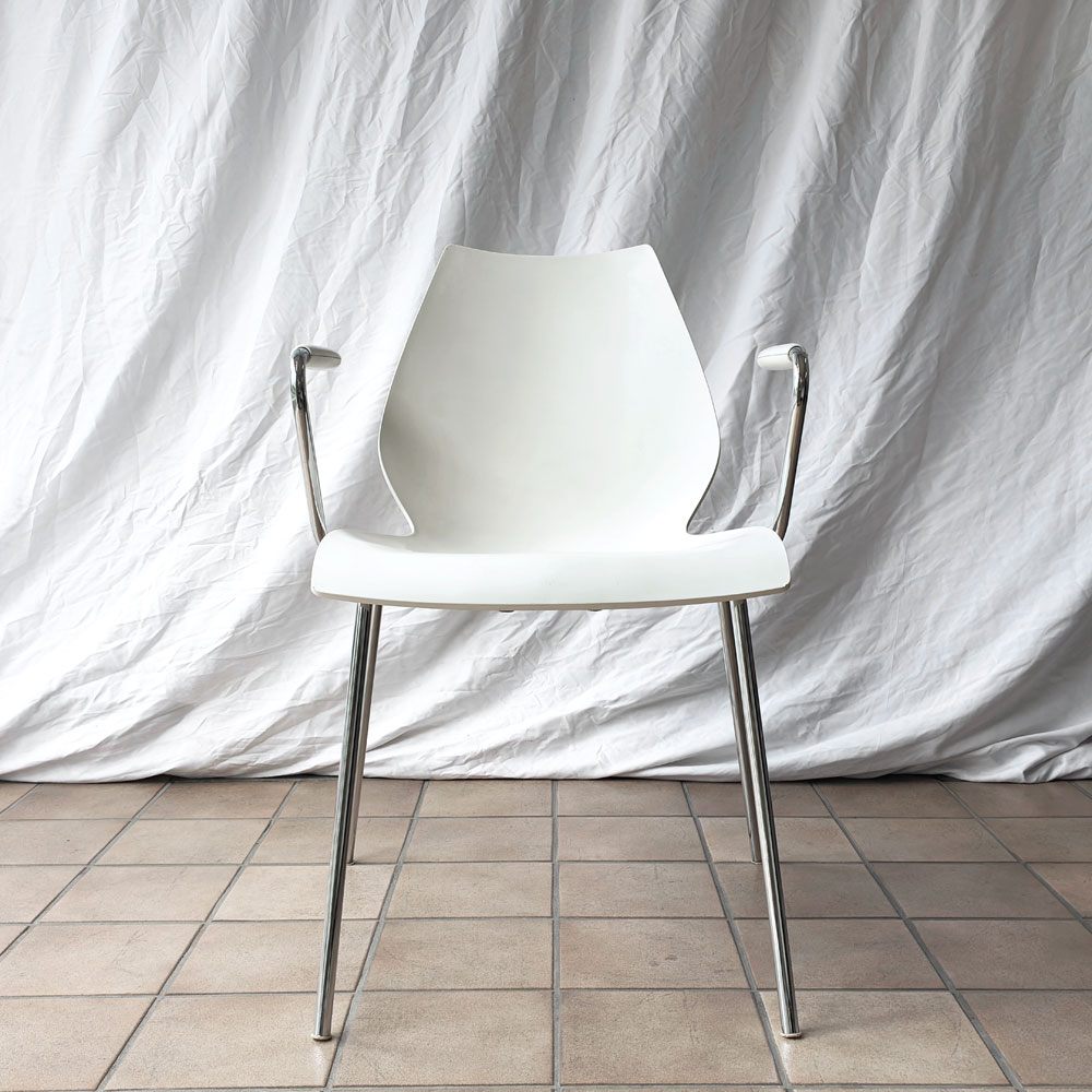 カルテル Kartell マウイチェア Maui アームチェア ホワイト系カラー ヴィコ・マジストレッティ スタッキングチェア イタリア ◇