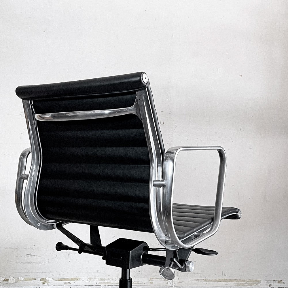 ハーマンミラー Herman Miller イームズアルミナムグループチェア マネージメントチェア アルミバフベース ガス圧昇降仕様 5本脚 キャスタータイプ 本革 イームズ ■
