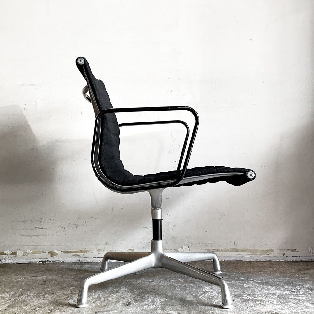 ハーマンミラー Herman Miller イームズアルミナムグループ マネジメントチェア デスクチェア アルミバフベース ファブリック 固定脚 4本脚 C&Rイームズ  ■